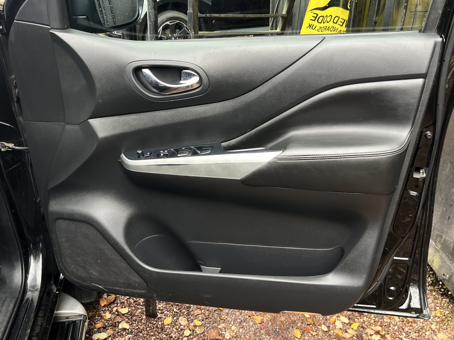 Used Nissan Navara 2018 for sale - 76830392: Photo 18