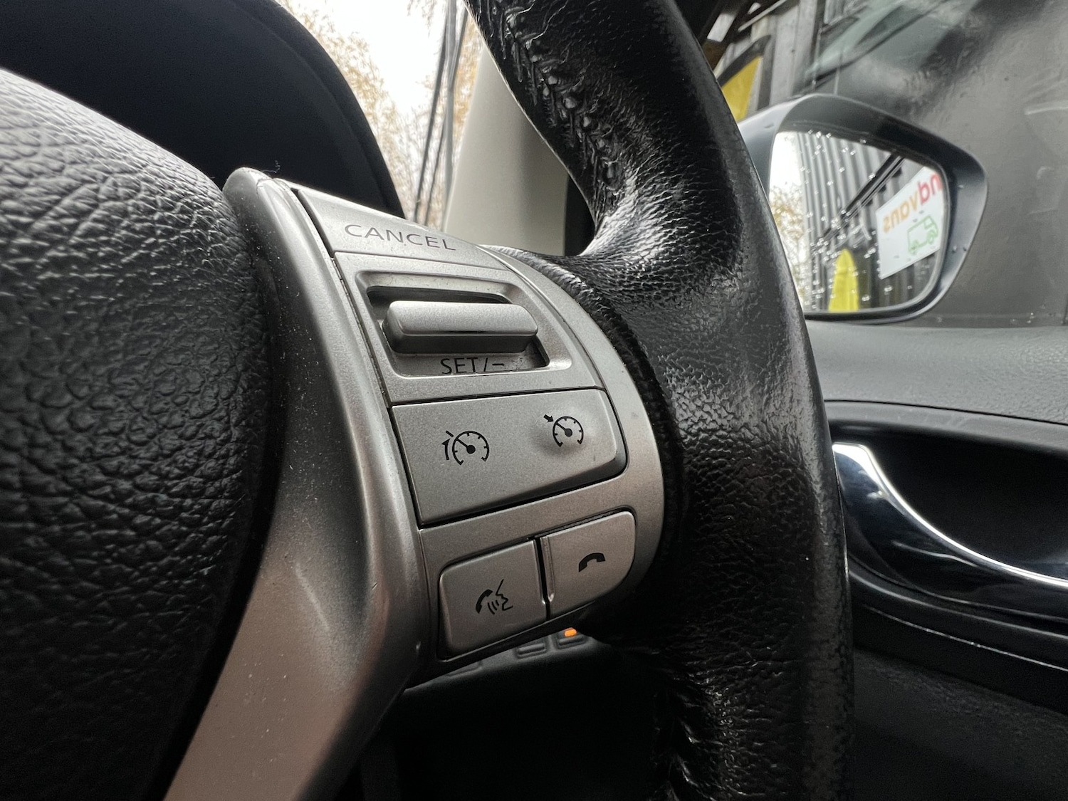 Used Nissan Navara 2018 for sale - 76830392: Photo 25