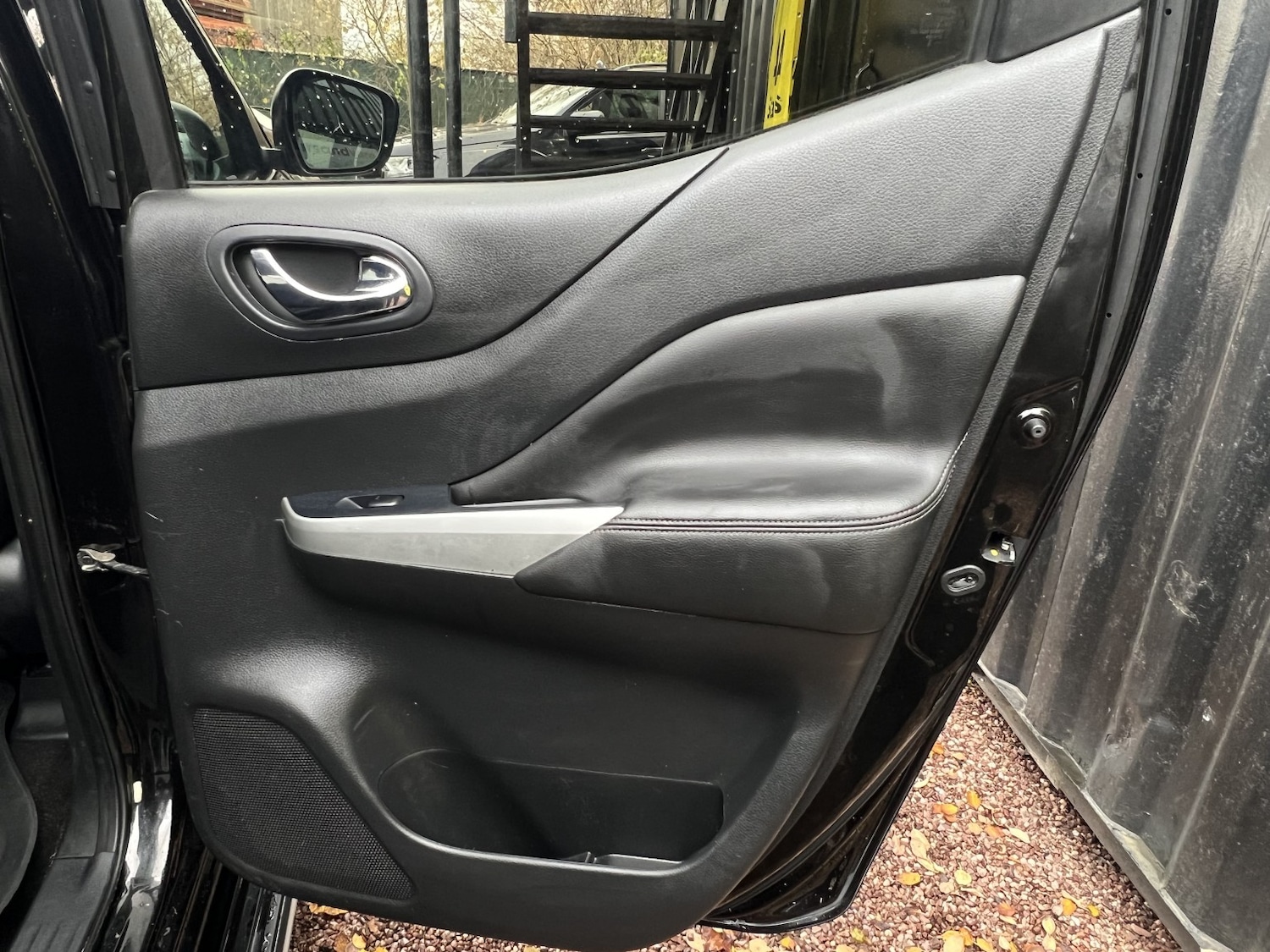 Used Nissan Navara 2018 for sale - 76830392: Photo 40