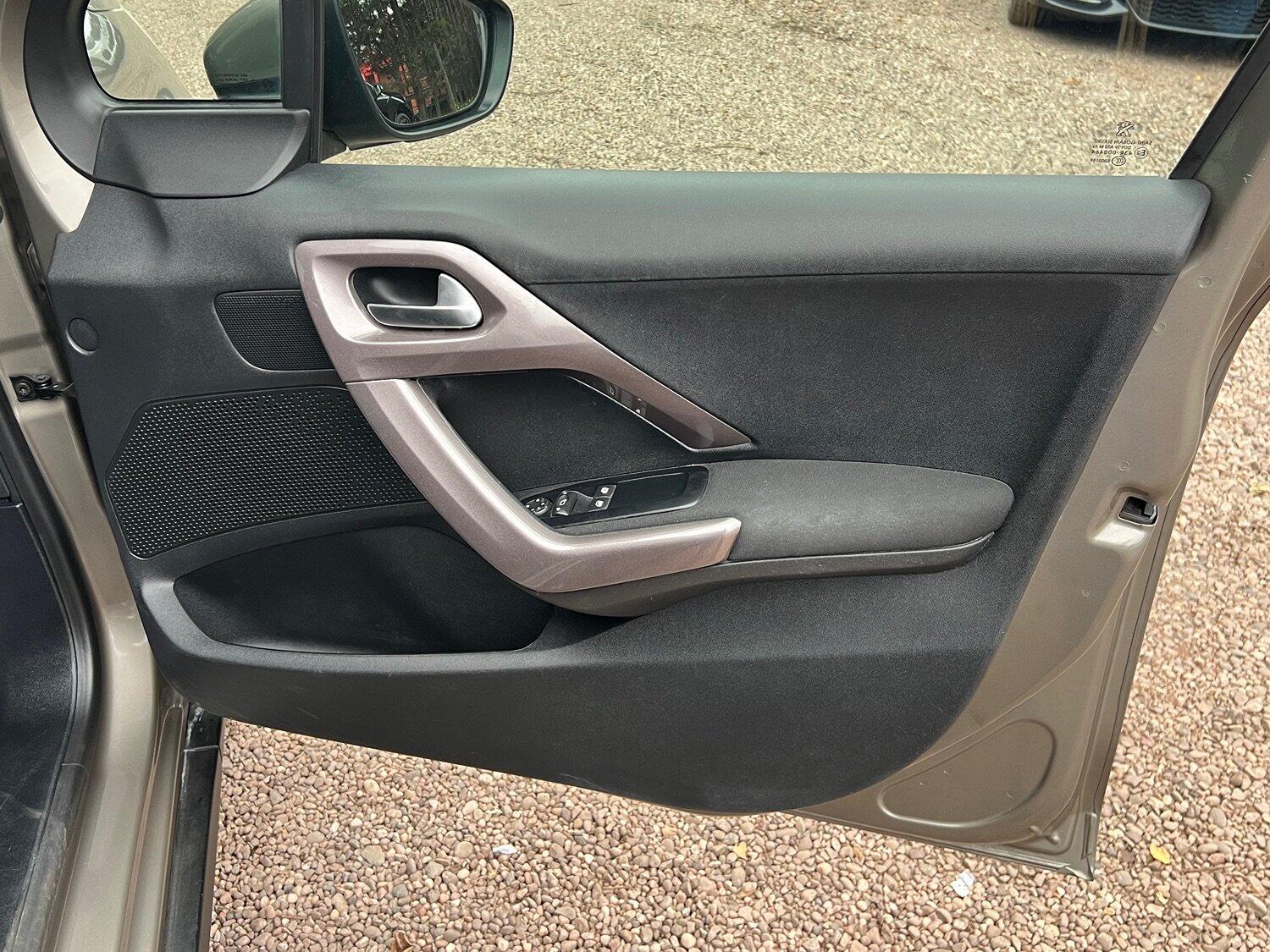 Used Peugeot 2008 2016 for sale - 76313918: Photo 12