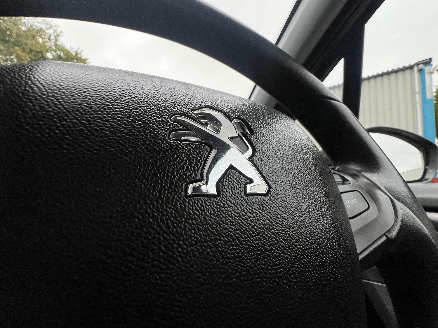 Used Peugeot 2008 2016 for sale - 76313918: Photo 15