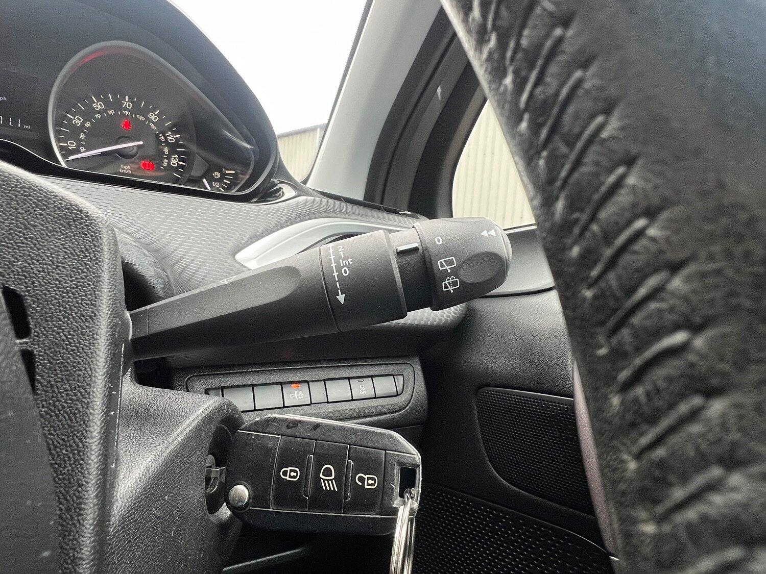 Used Peugeot 2008 2016 for sale - 76313918: Photo 18