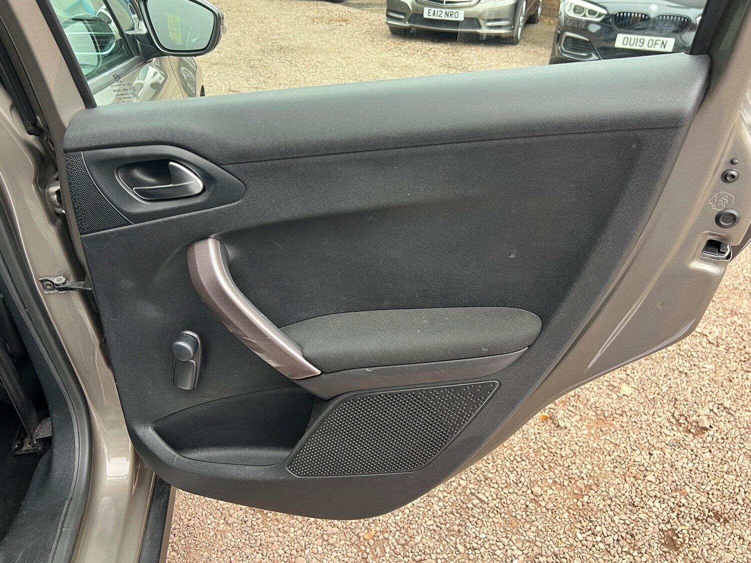 Used Peugeot 2008 2016 for sale - 76313918: Photo 34