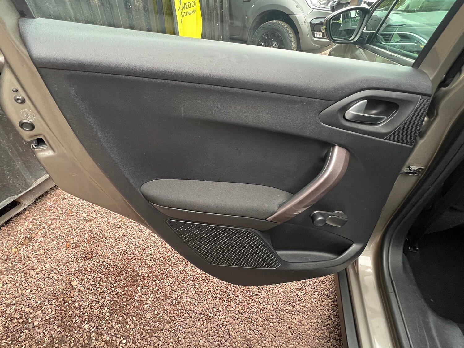 Used Peugeot 2008 2016 for sale - 76313918: Photo 41