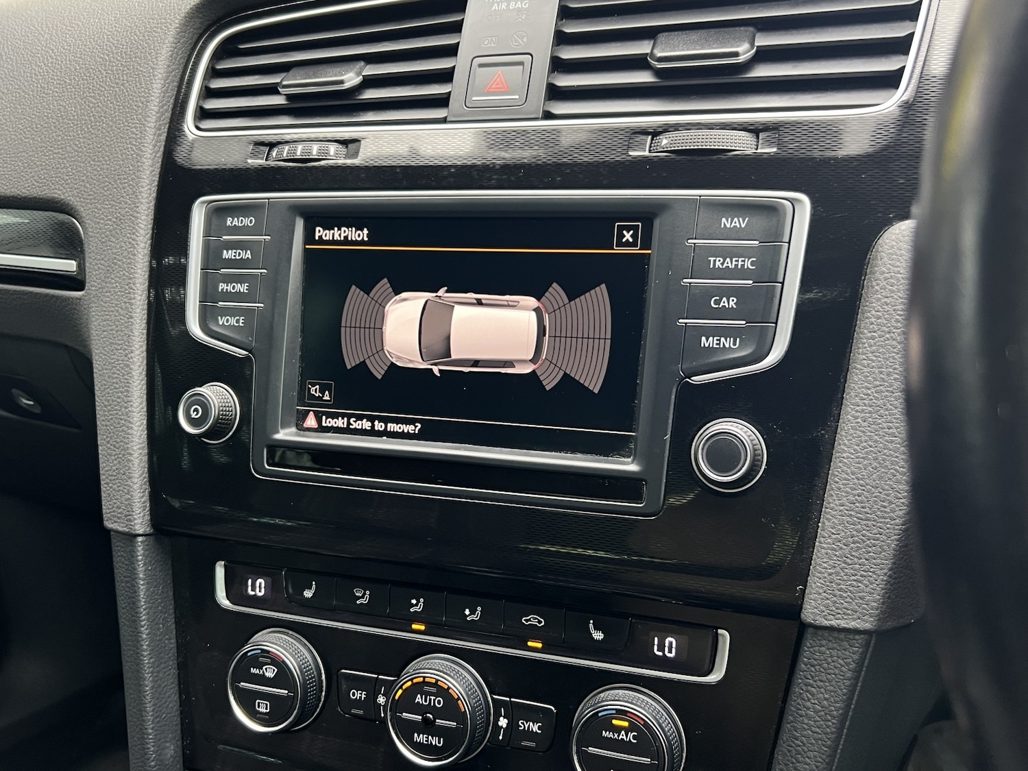 Used Volkswagen Golf 2015 for sale - 76911105: Photo 24