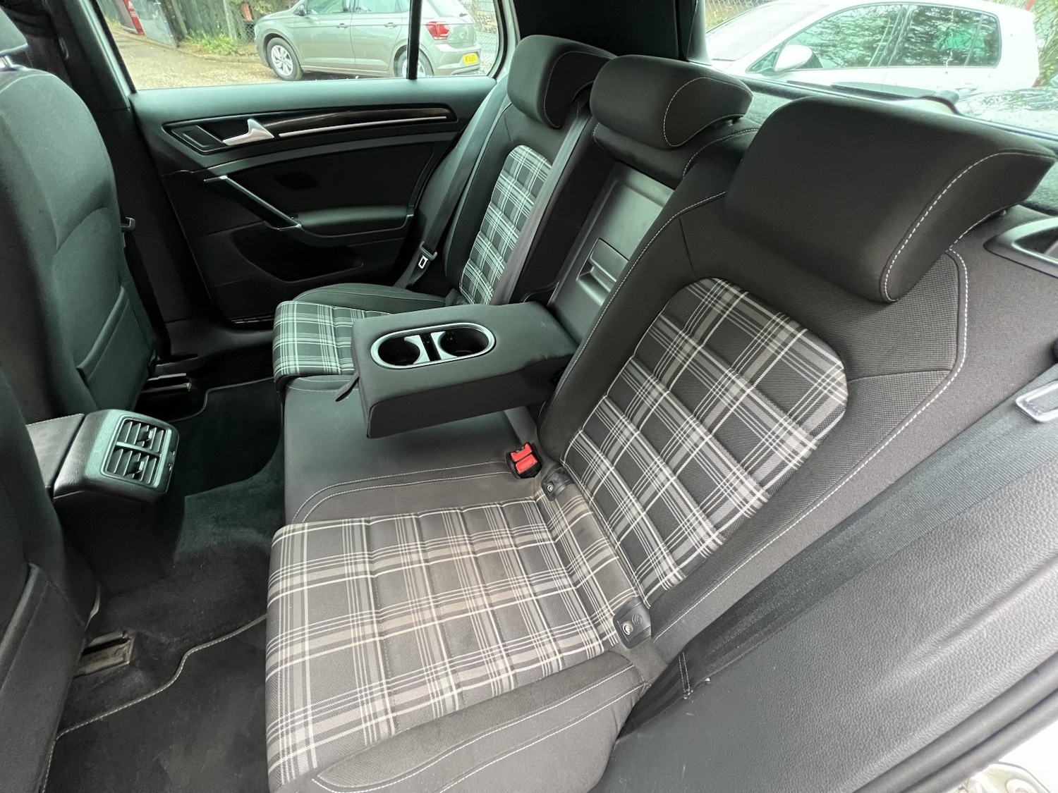 Used Volkswagen Golf 2015 for sale - 76911105: Photo 37