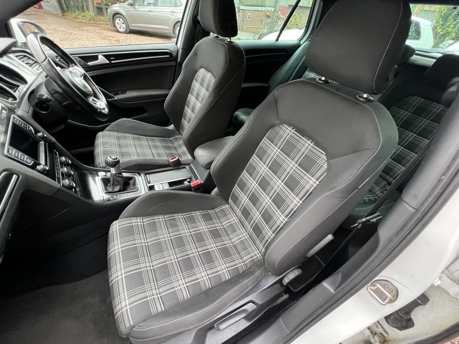 Used Volkswagen Golf 2015 for sale - 76911105: Photo 44