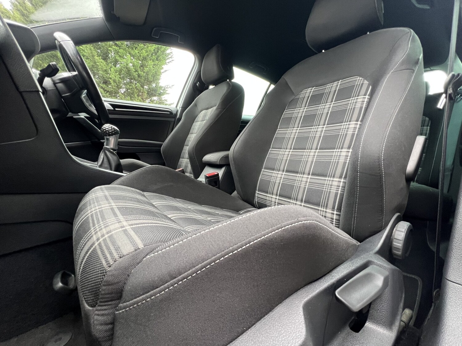 Used Volkswagen Golf 2015 for sale - 76911105: Photo 45