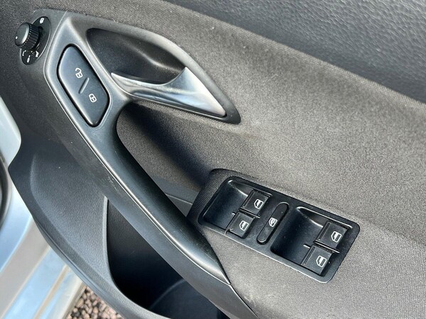 Used Volkswagen Polo 2012 for sale - 76142542: Photo 8