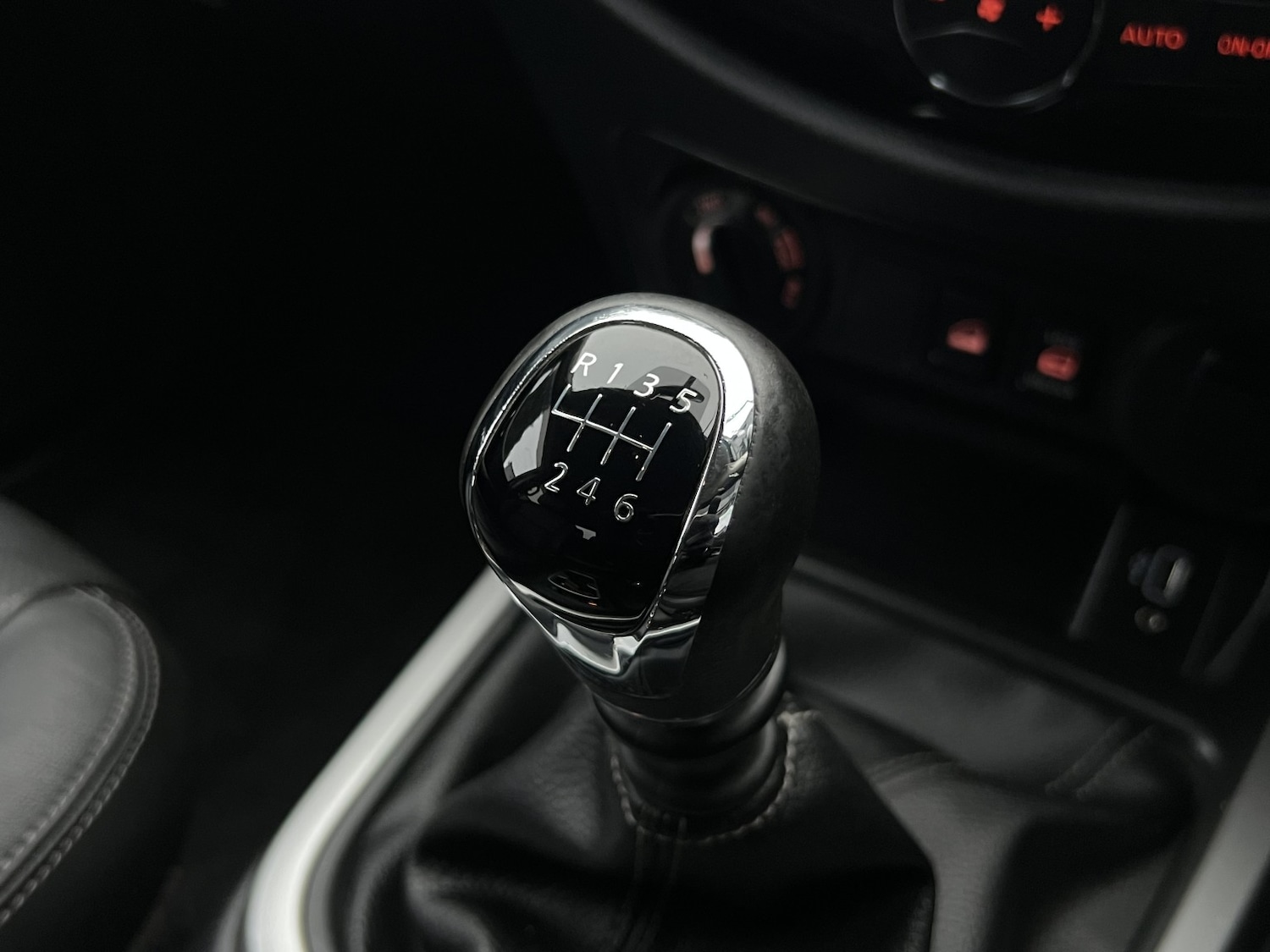 Used Nissan Navara 2019 for sale - 76712833: Photo 40