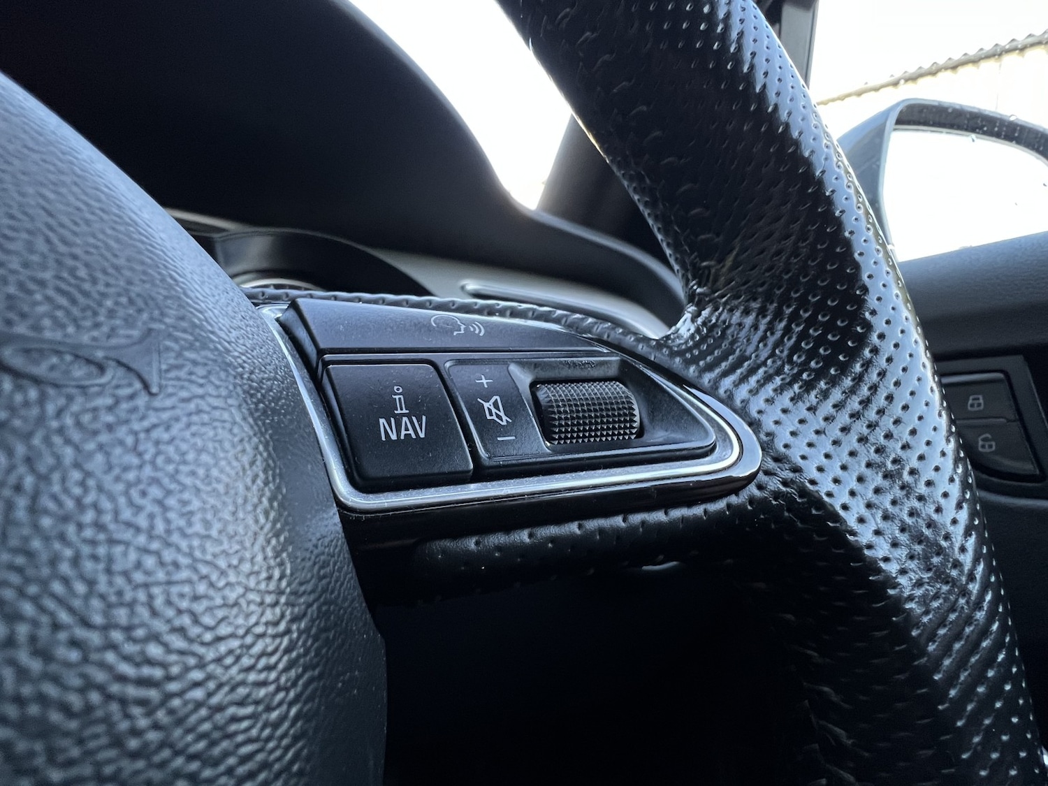 Used Audi A4 2015 for sale - 76482969: Photo 14