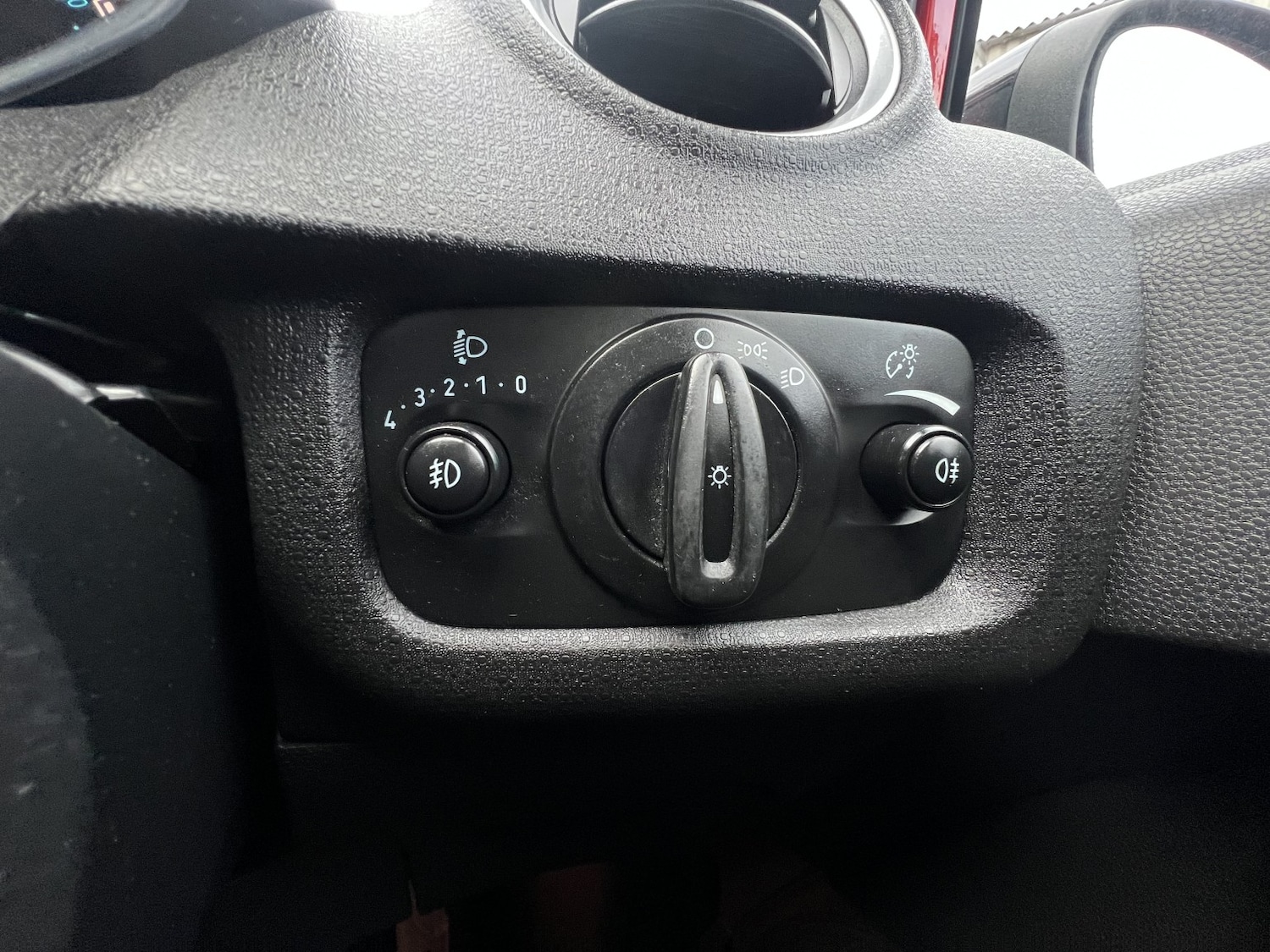 Used Ford Fiesta 2013 for sale - 76836988: Photo 11