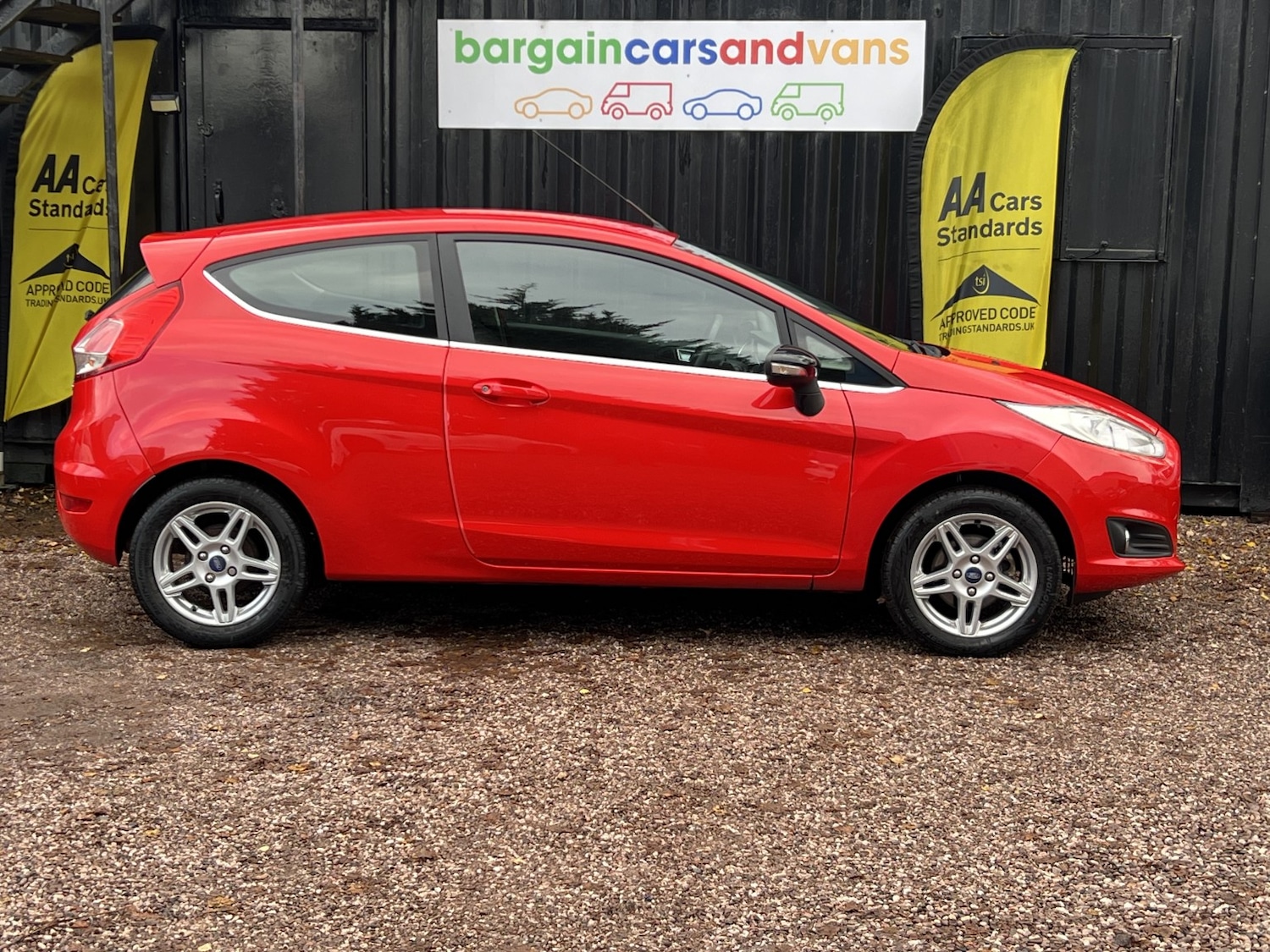 Used Ford Fiesta 2013 for sale - 76836988: Photo 2