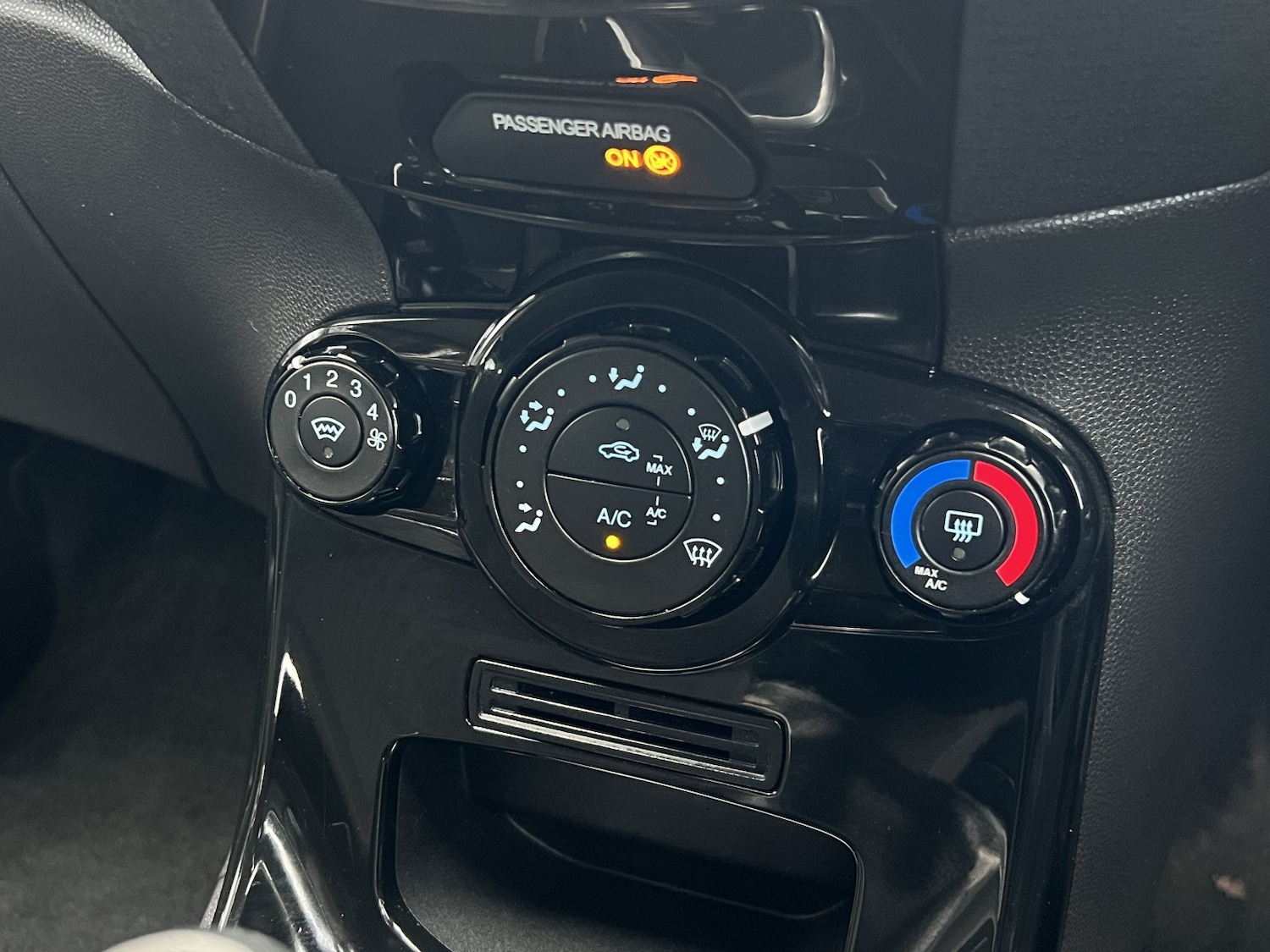 Used Ford Fiesta 2013 for sale - 76836988: Photo 21