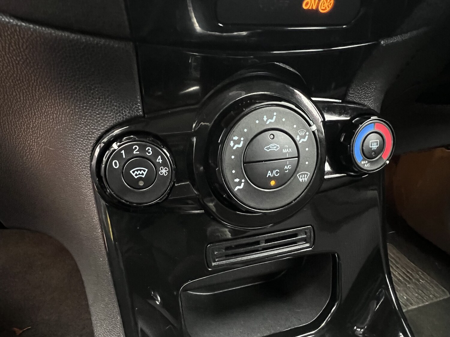 Used Ford Fiesta 2013 for sale - 76836988: Photo 33