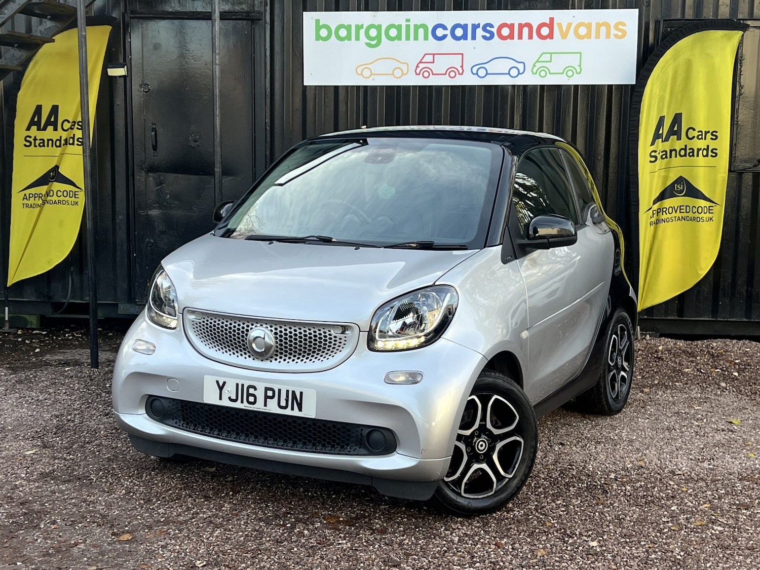Used smart fortwo 2016 for sale - 76687164: Photo 8