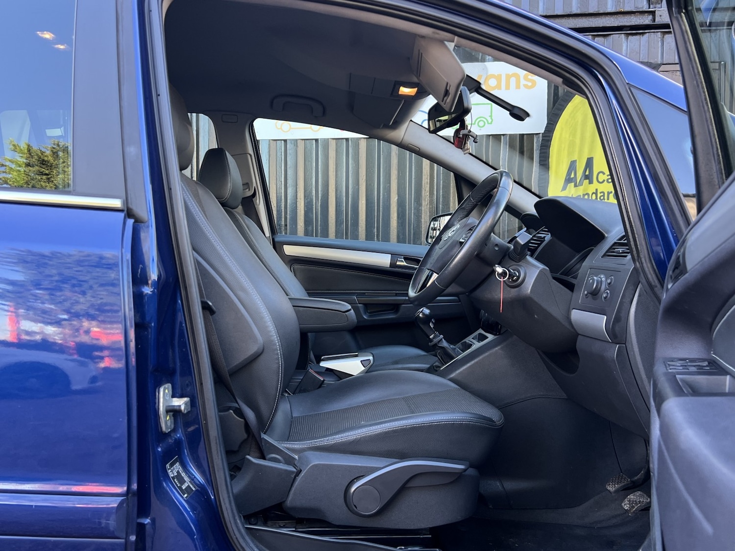 Used Vauxhall Zafira 2010 for sale - 76830357: Photo 16