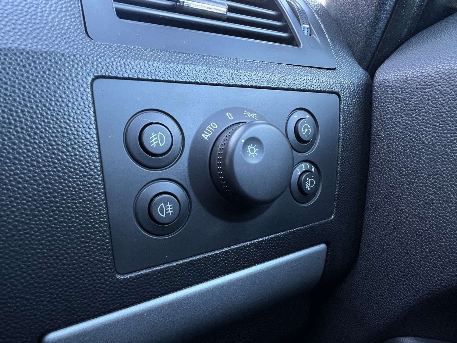 Used Vauxhall Zafira 2010 for sale - 76830357: Photo 18