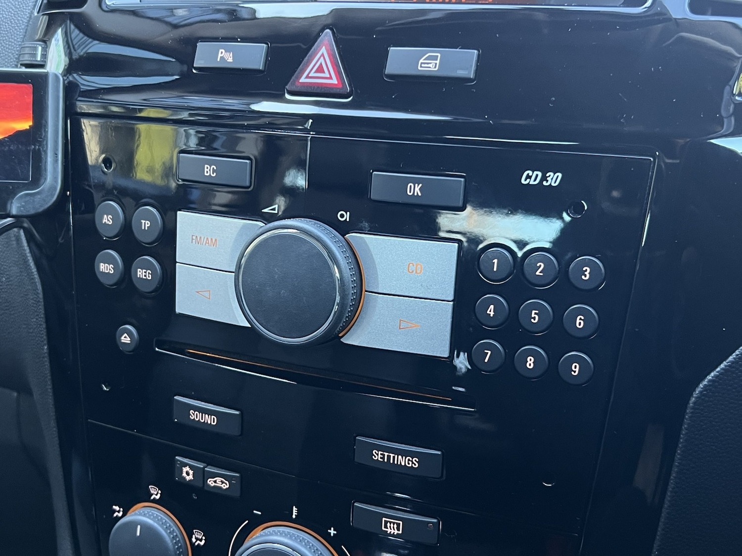 Used Vauxhall Zafira 2010 for sale - 76830357: Photo 25