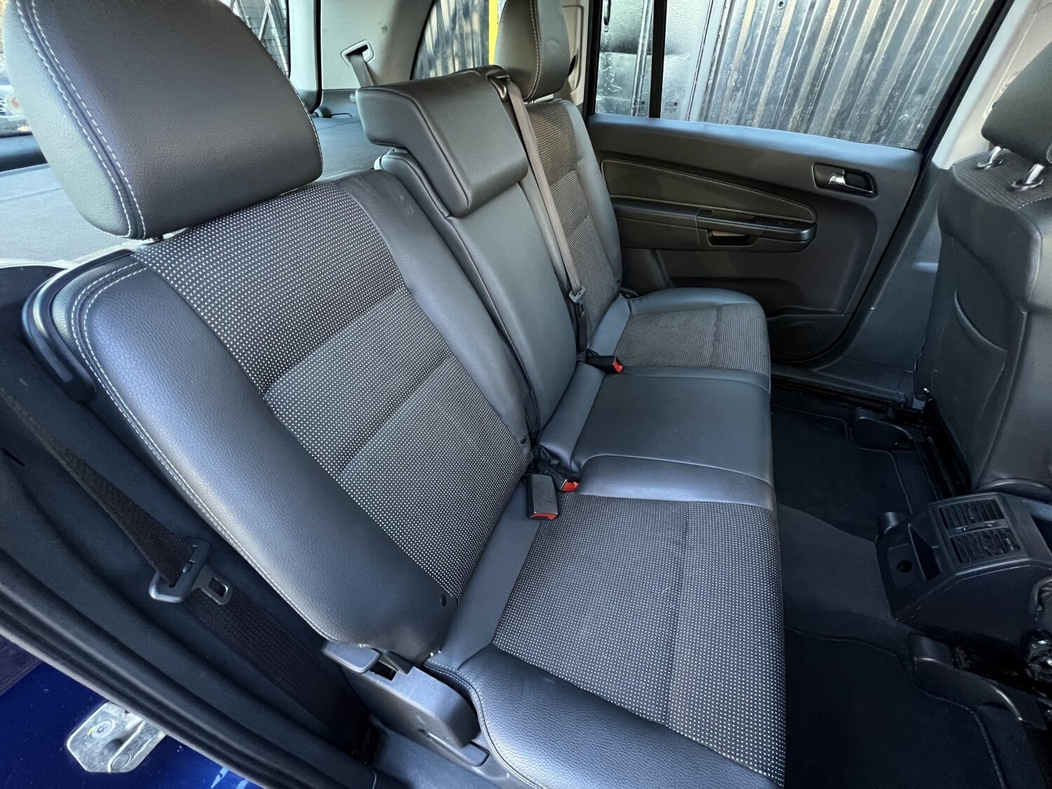 Used Vauxhall Zafira 2010 for sale - 76830357: Photo 34