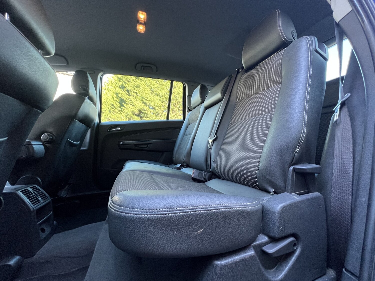 Used Vauxhall Zafira 2010 for sale - 76830357: Photo 42