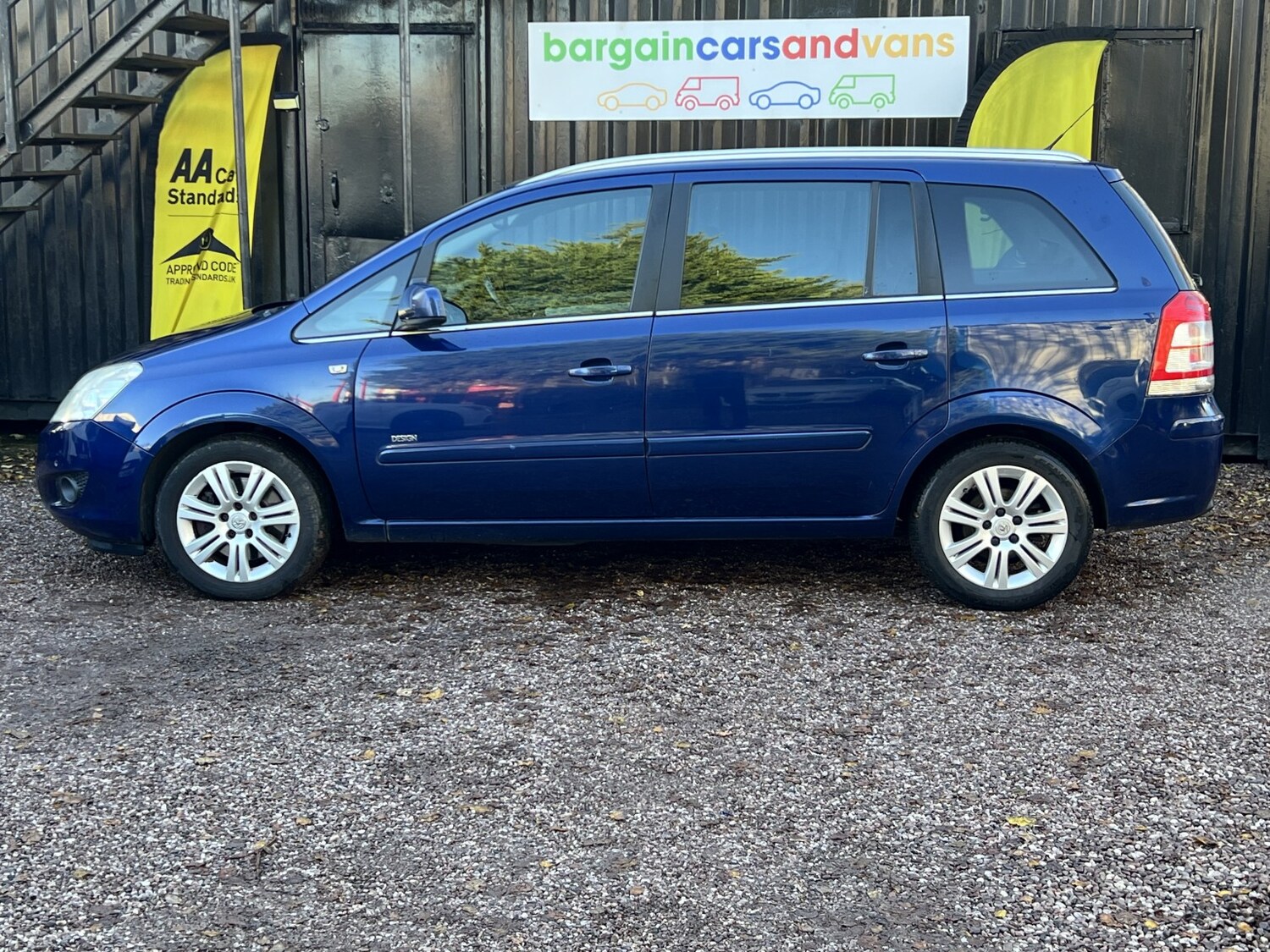Used Vauxhall Zafira 2010 for sale - 76830357: Photo 8