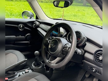 Used MINI Hatch 2019 for sale - 78645122: Photo