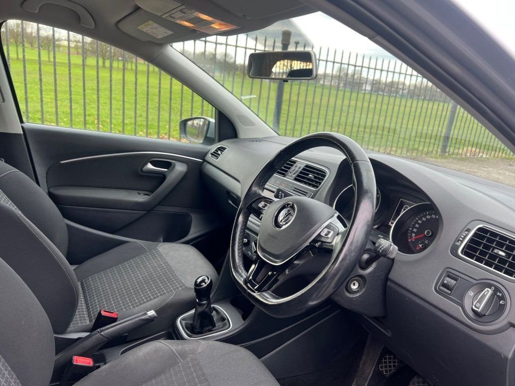 Used Volkswagen Polo 2017 for sale - 76356177: Photo 2