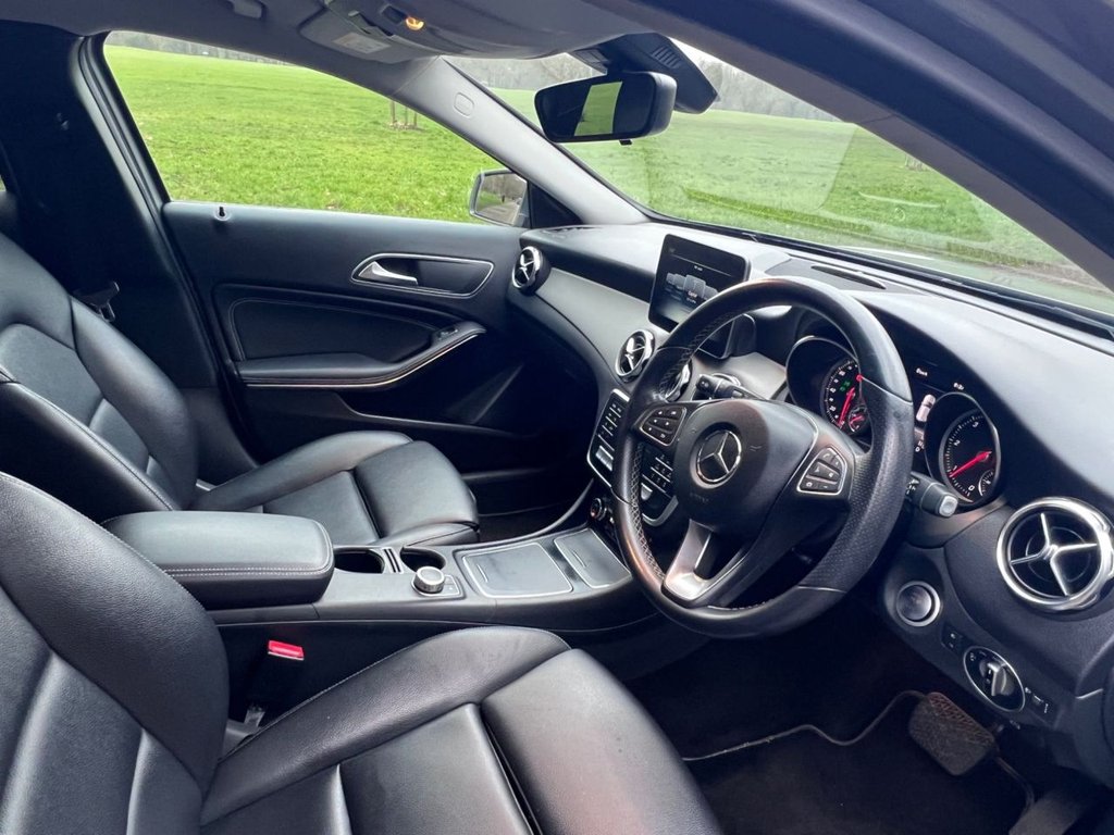 Used Mercedes-Benz GLA 2017 for sale - 77451615: Photo 2