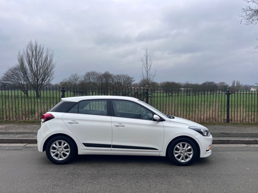 Used Hyundai i20 2018 for sale - 77422732: Photo 5