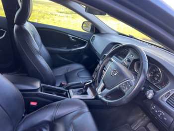 Used Volvo V40 Cross Country 2017 for sale - 74954409: Photo