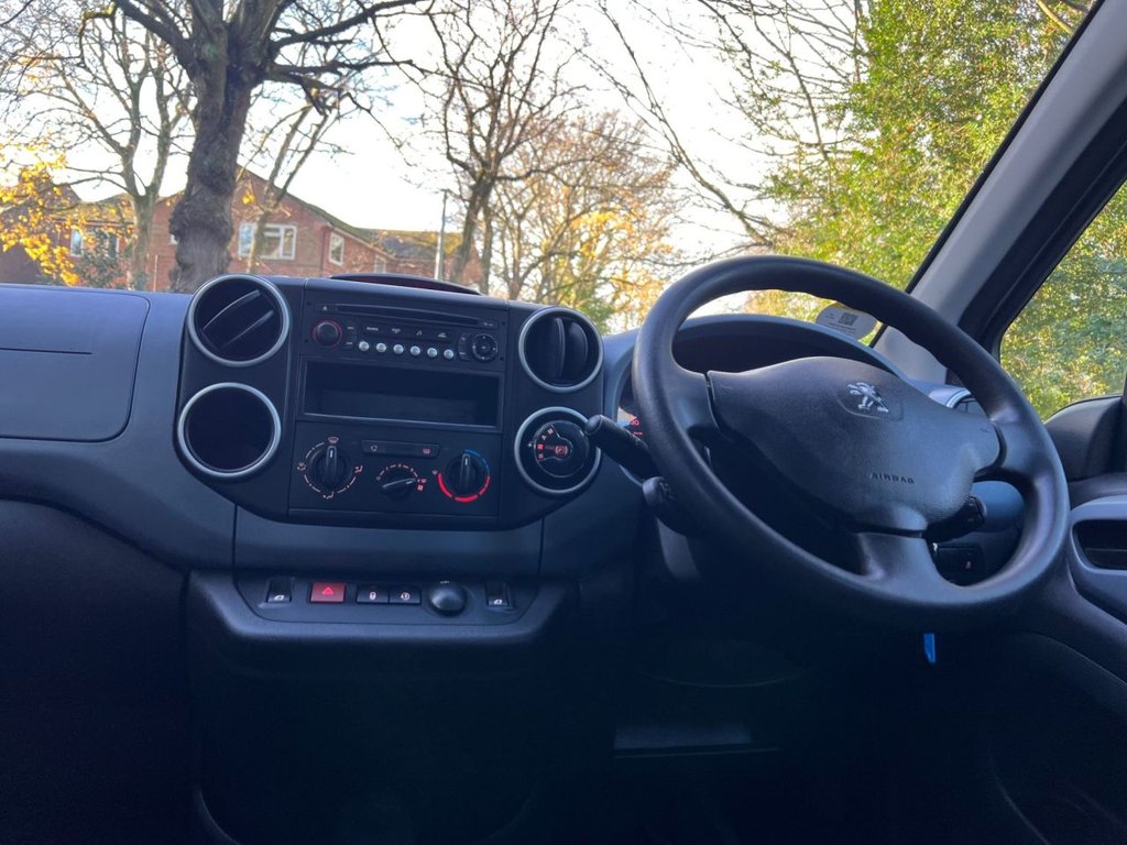 Used Peugeot Partner Tepee 2015 for sale - 76797633: Photo 17