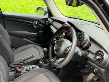 Used MINI Hatch 2018 for sale - 79752079: Photo