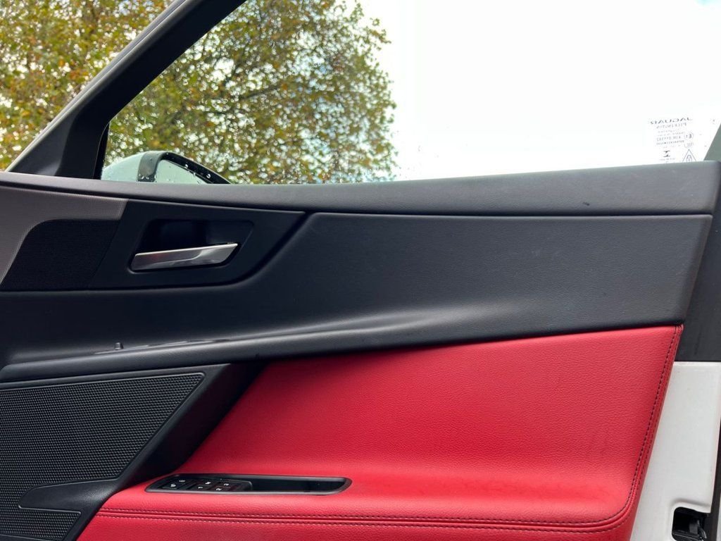 Used Jaguar XE 2015 for sale - 76950172: Photo 22