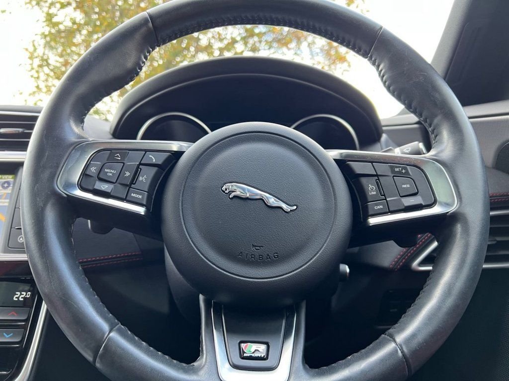 Used Jaguar XE 2015 for sale - 76950172: Photo 25