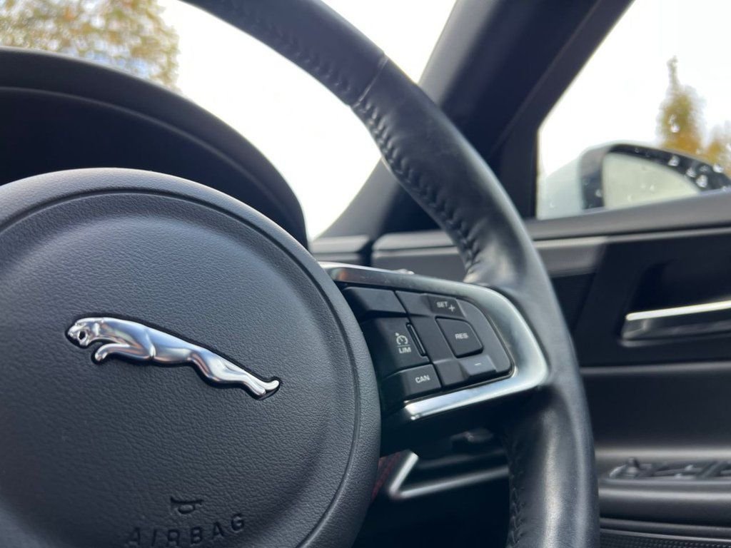 Used Jaguar XE 2015 for sale - 76950172: Photo 27