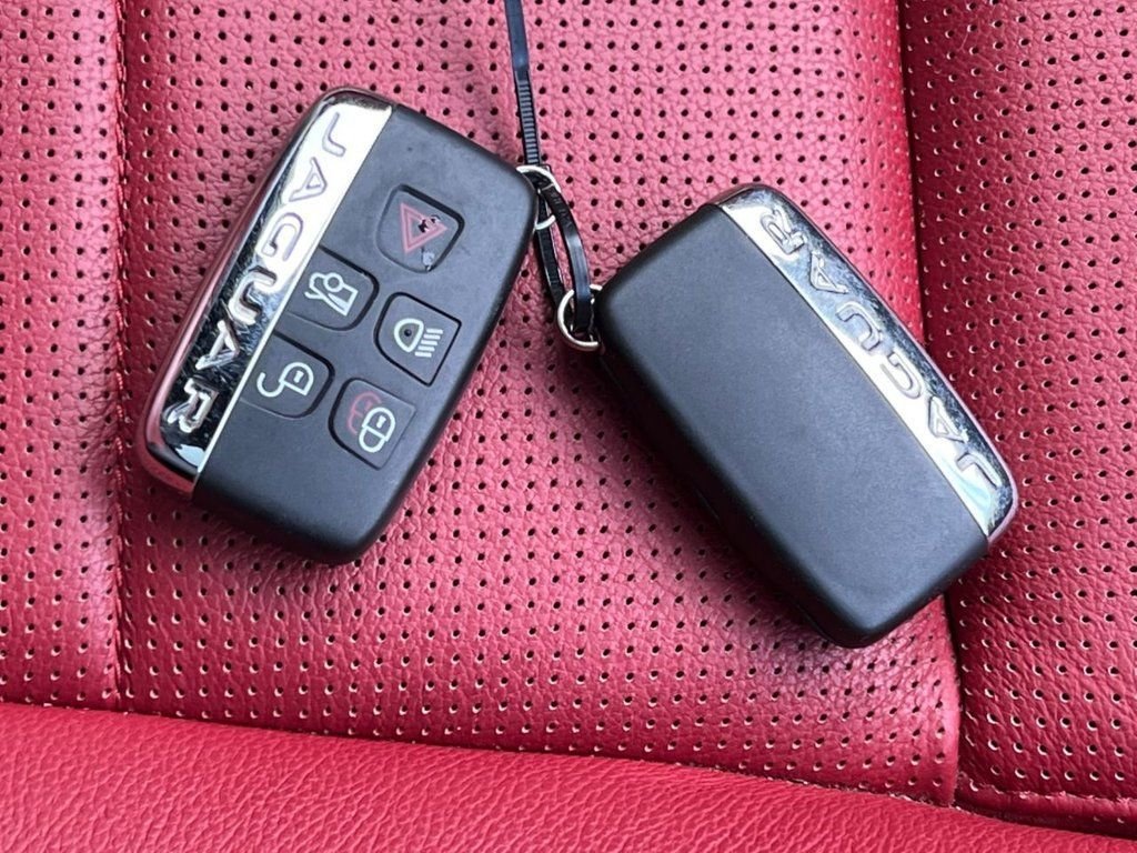 Used Jaguar XE 2015 for sale - 76950172: Photo 28