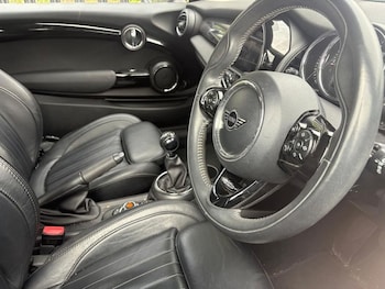 Used MINI Hatch 2019 for sale - 78538442: Photo