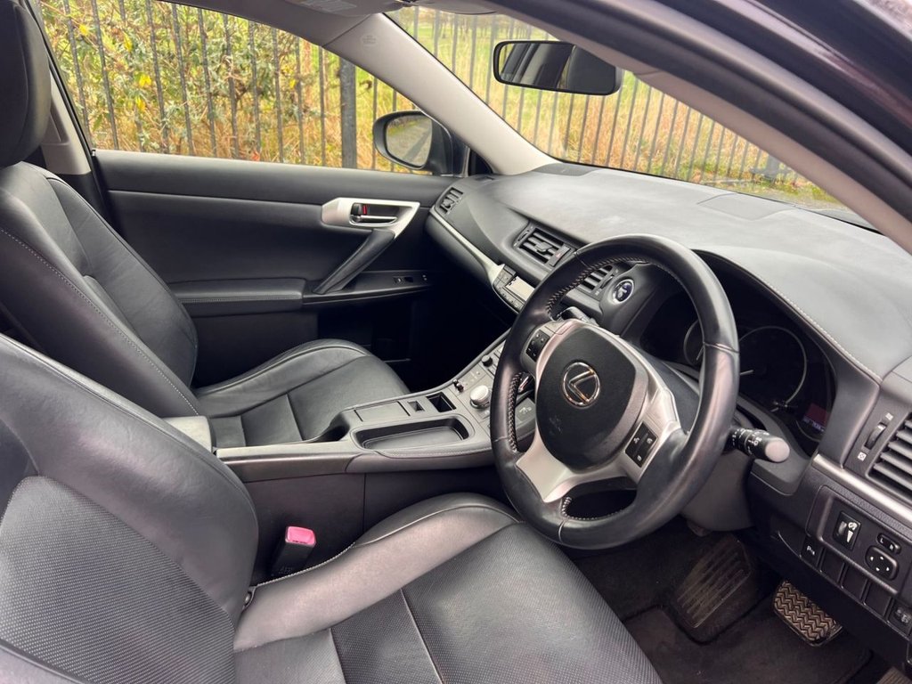 Used Lexus CT 2011 for sale - 76840838: Photo 2