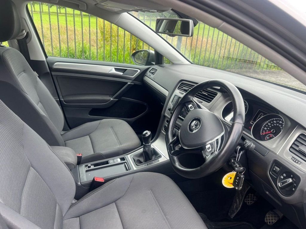 Used Volkswagen Golf 2016 for sale - 77110819: Photo 2