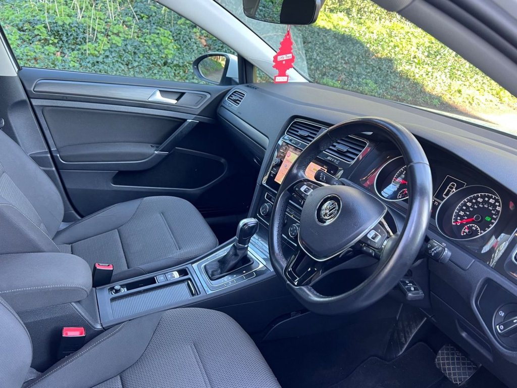 Used Volkswagen Golf 2017 for sale - 77952689: Photo 2