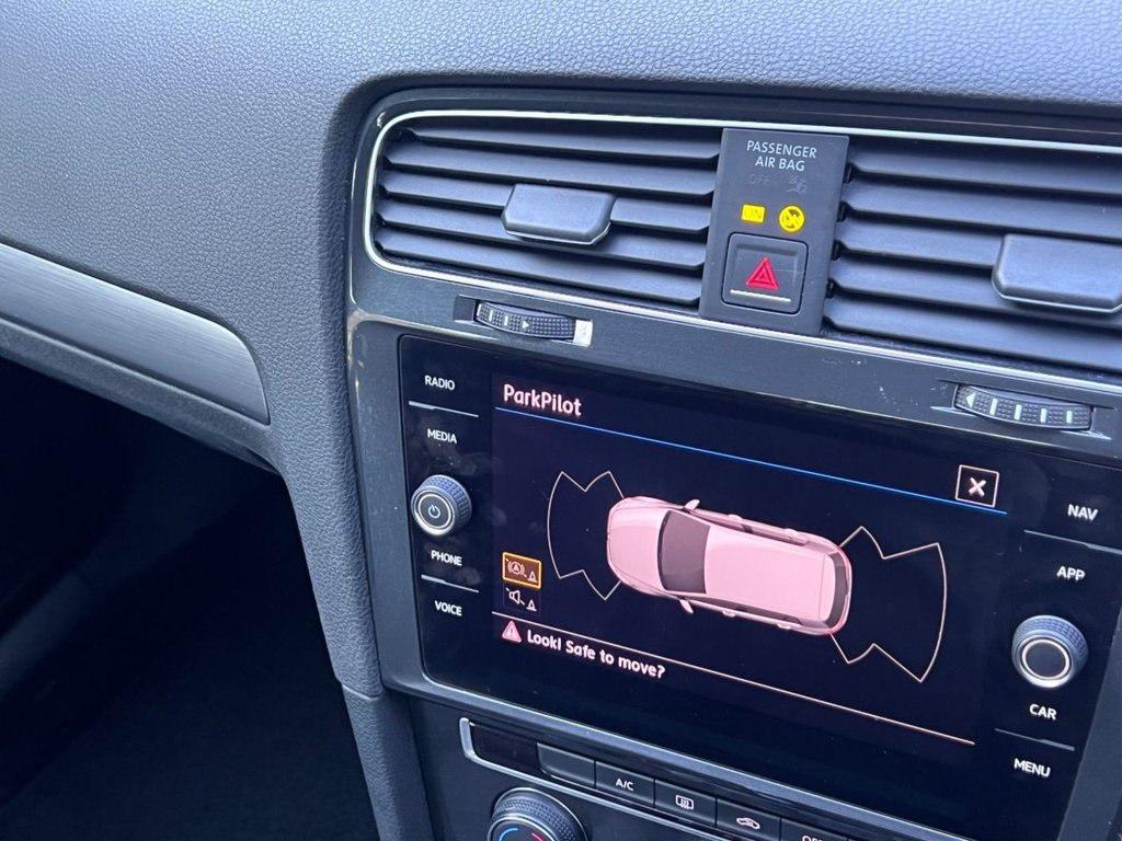 Used Volkswagen Golf 2017 for sale - 77952689: Photo 20