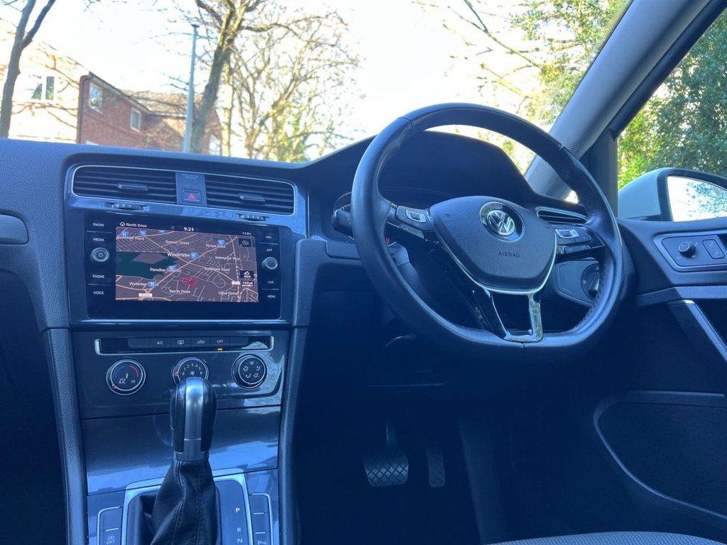 Used Volkswagen Golf 2017 for sale - 77952689: Photo 22