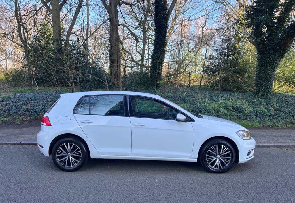 Used Volkswagen Golf 2017 for sale - 77952689: Photo 5