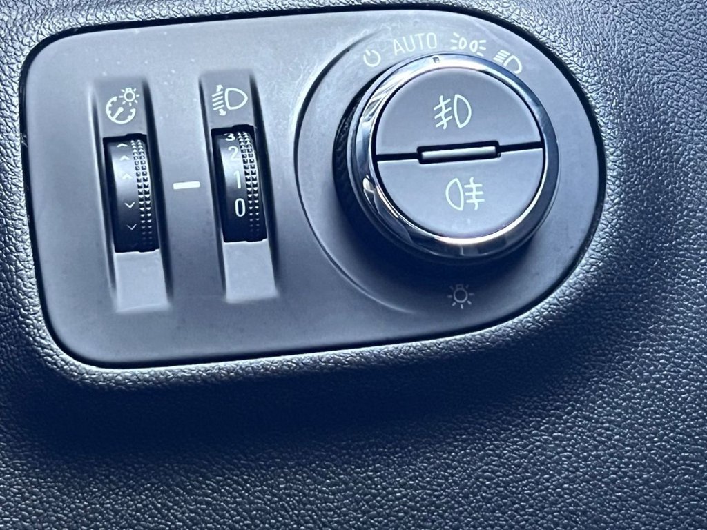 Used Vauxhall Corsa 2017 for sale - 78153730: Photo 24