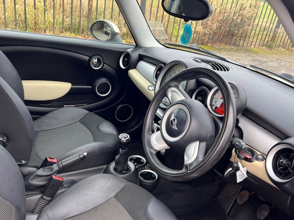 Used MINI Hatch 2010 for sale - 76210895: Photo 2