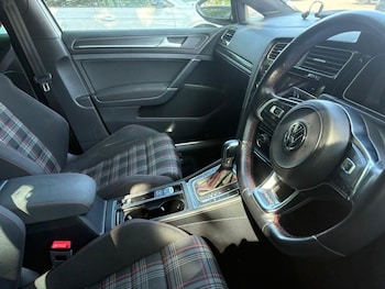 Used Volkswagen Golf 2018 for sale - 78400985: Photo