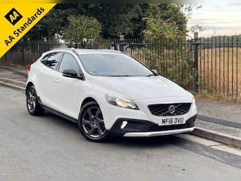 2016 (16) - 2.0 D2 Lux Hatchback 5dr Diesel Manual Euro 6 (s/s) (120 ps)