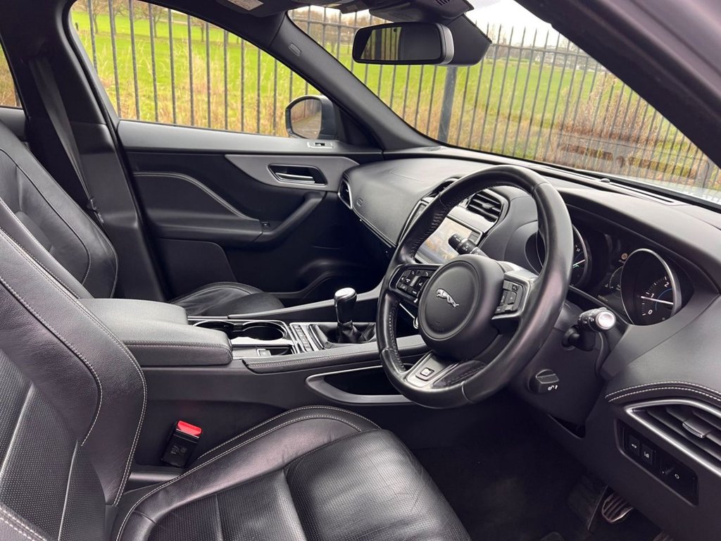 Used Jaguar F-Pace 2017 for sale - 76710723: Photo 2