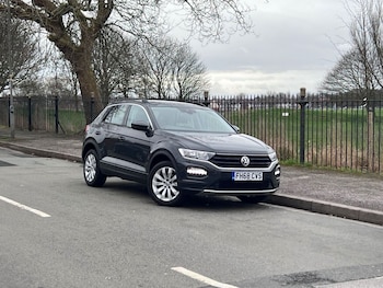 Used Volkswagen T-Roc 2019 for sale - 77642359: Photo
